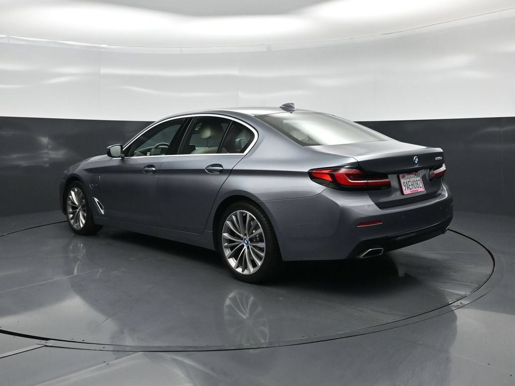 Used 2022 BMW 530e w/ Convenience Package RWD image 7