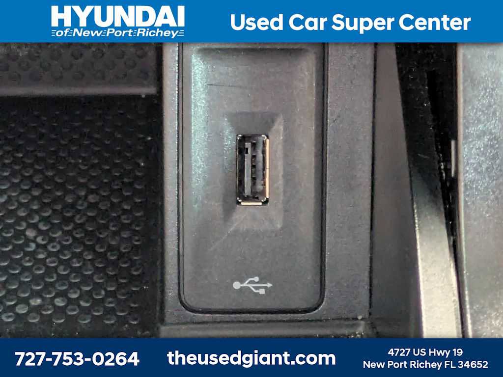 Used 2019 Volkswagen GTI SE FWD image 25