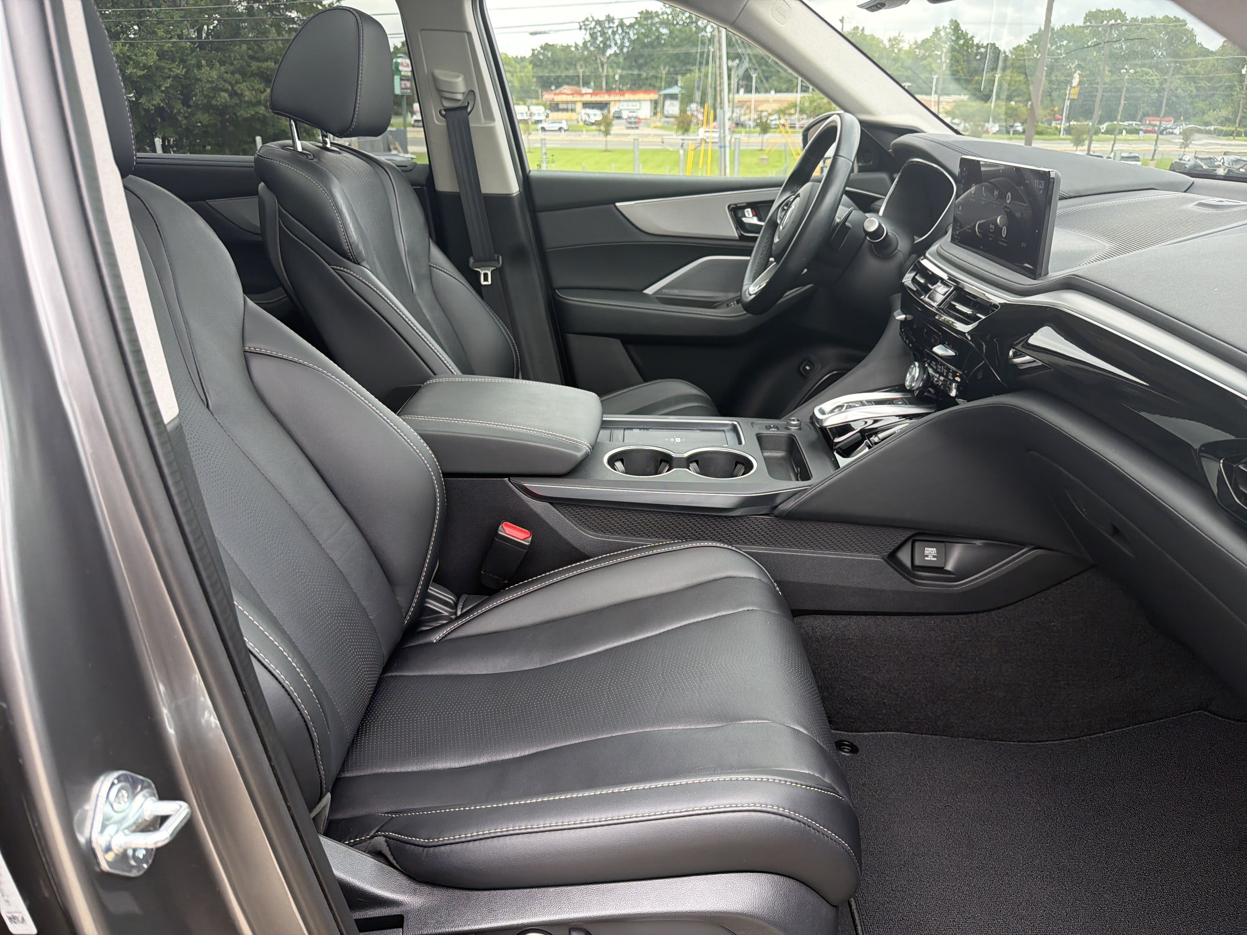 Certified 2025 Acura MDX w/ Technology Package FWD image 32