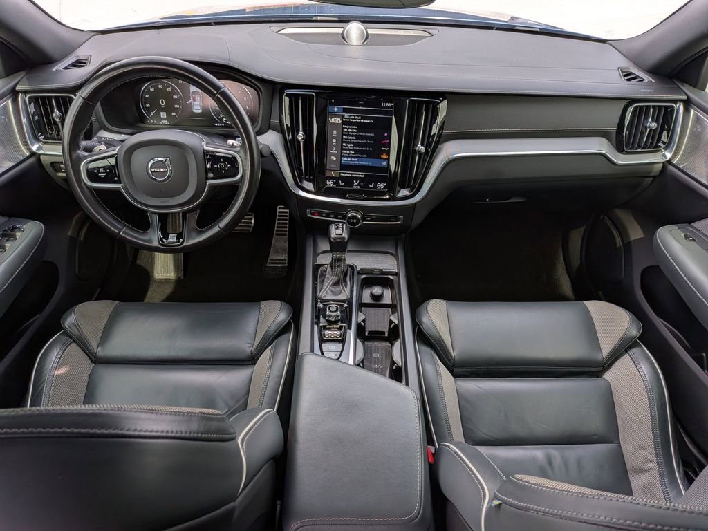Used 2020 Volvo S60 T6 R-Design image 29