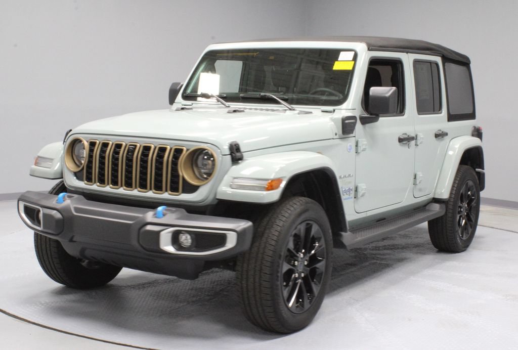 Used 2024 Jeep Wrangler Unlimited Sahara w/ Technology Group AWD/4WD image 7