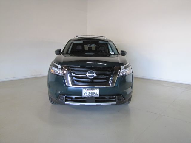 Used 2023 Nissan Pathfinder SL FWD image 2