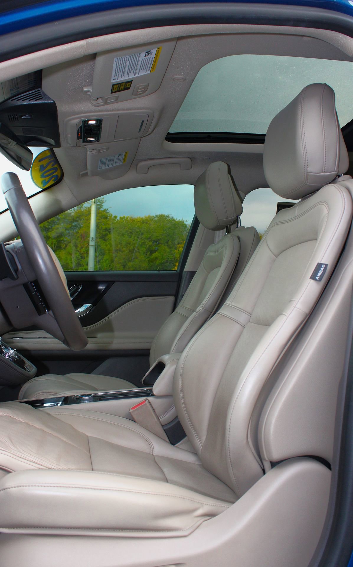 Used 2021 Lincoln Corsair Reserve w/ Equipment Group 201A image 17