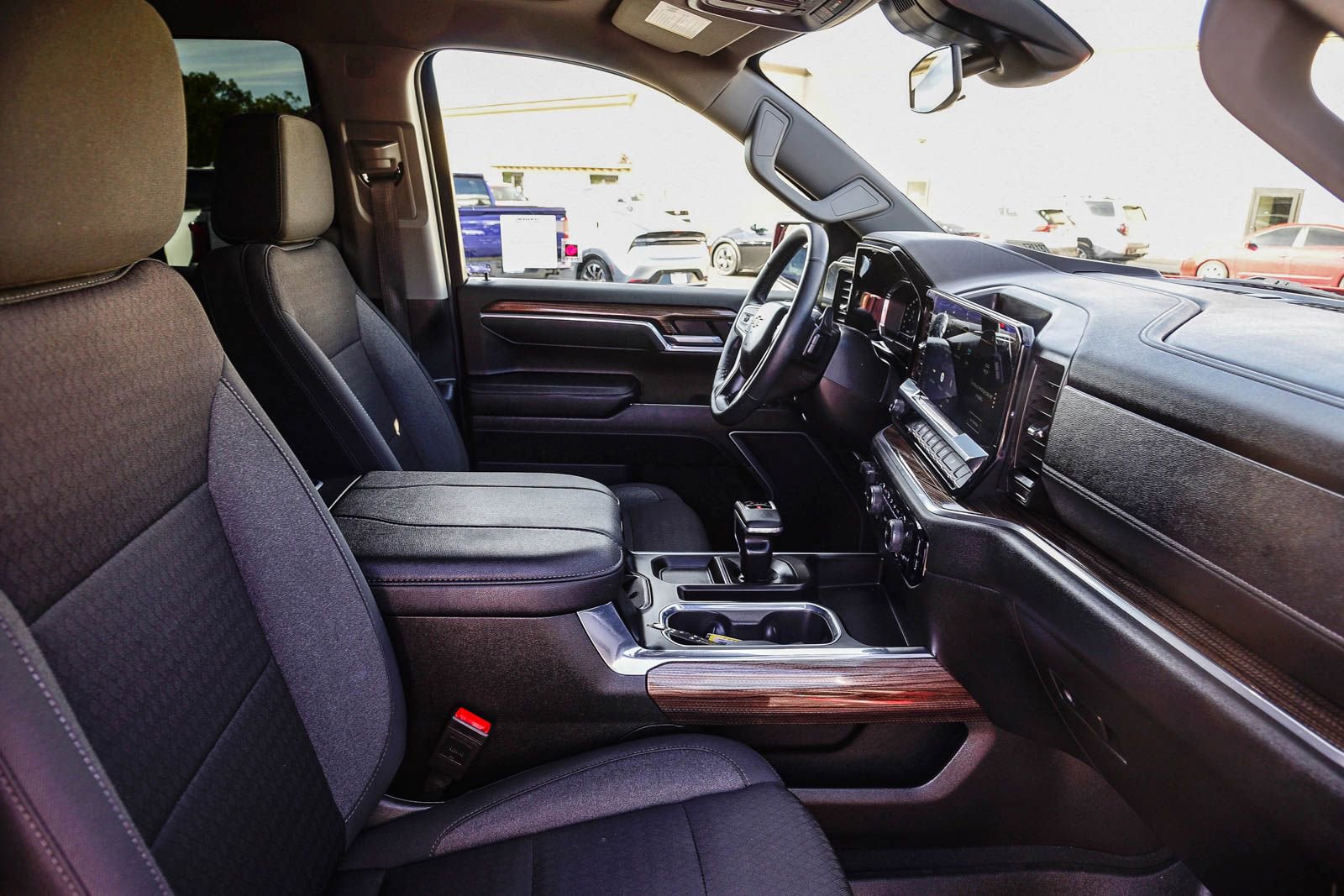 Used 2025 Chevrolet Silverado 1500 LT w/ Safety Package image 20