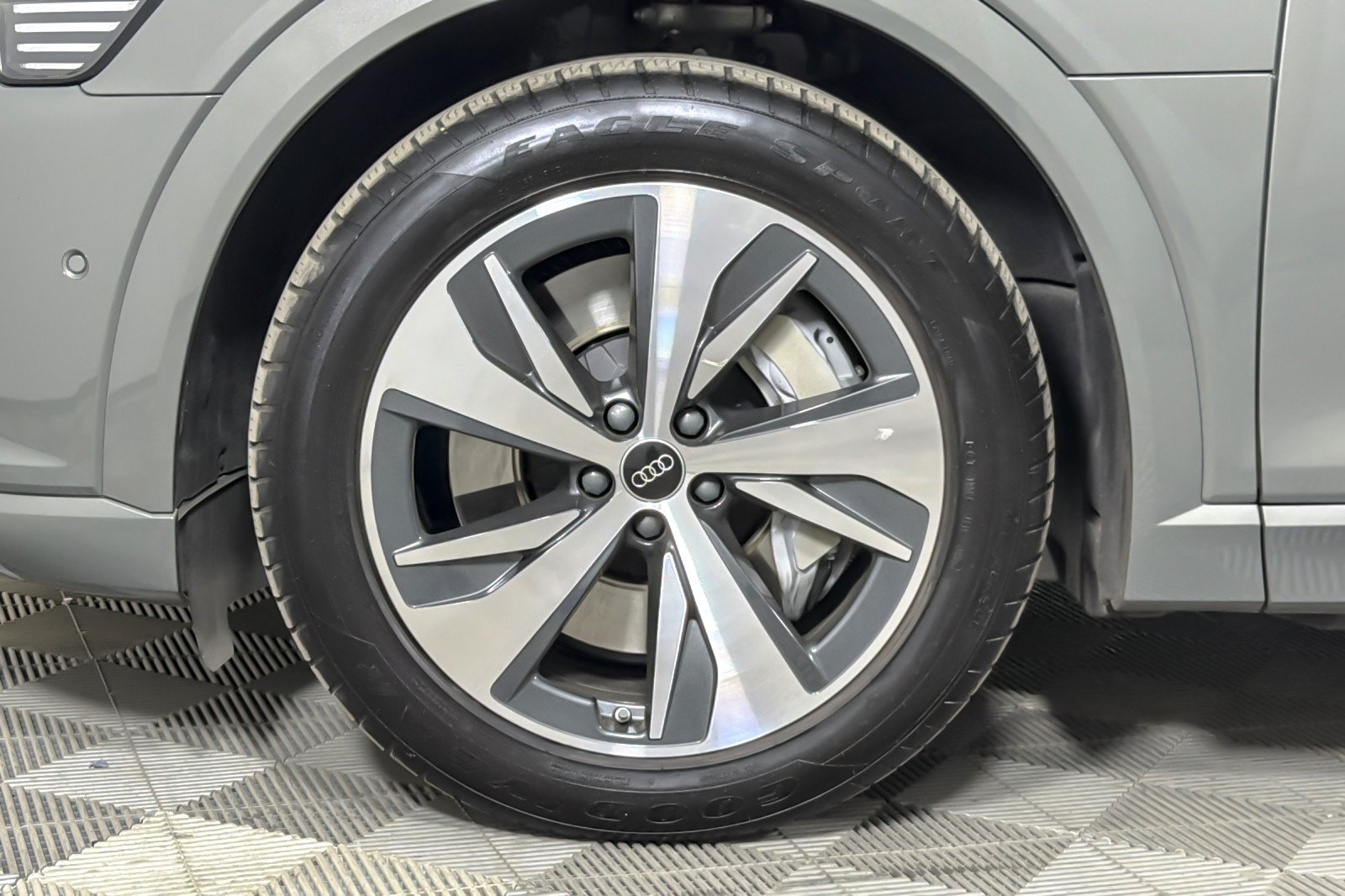 Used 2024 Audi Q8 e-tron Prestige w/ Prestige Package AWD/4WD image 26