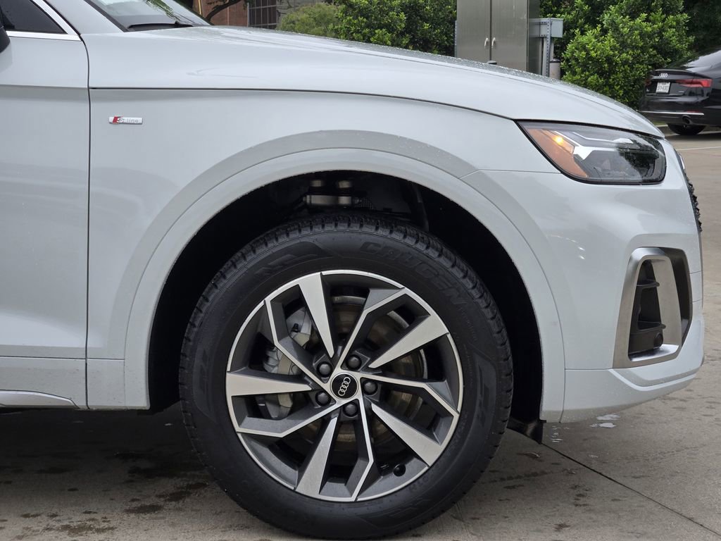 Certified 2024 Audi Q5 2.0T Premium w/ Convenience Package AWD/4WD image 13
