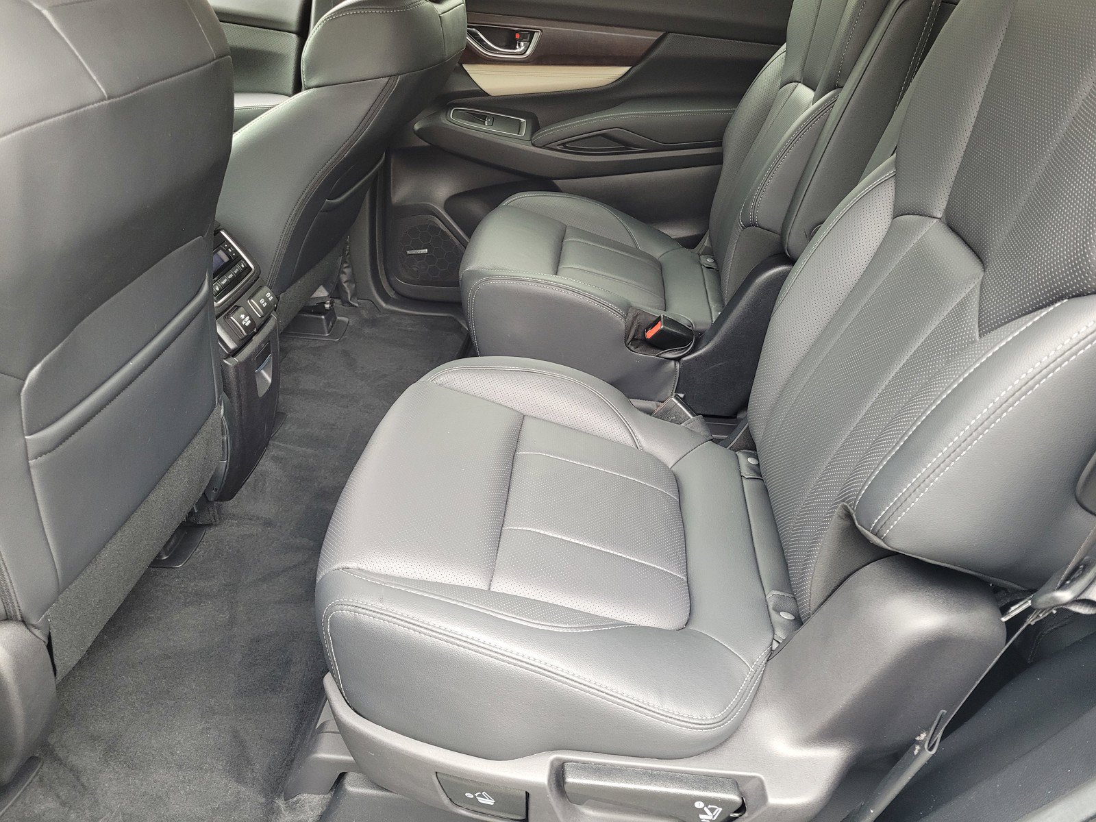 Used 2022 Subaru Ascent Touring AWD/4WD image 10