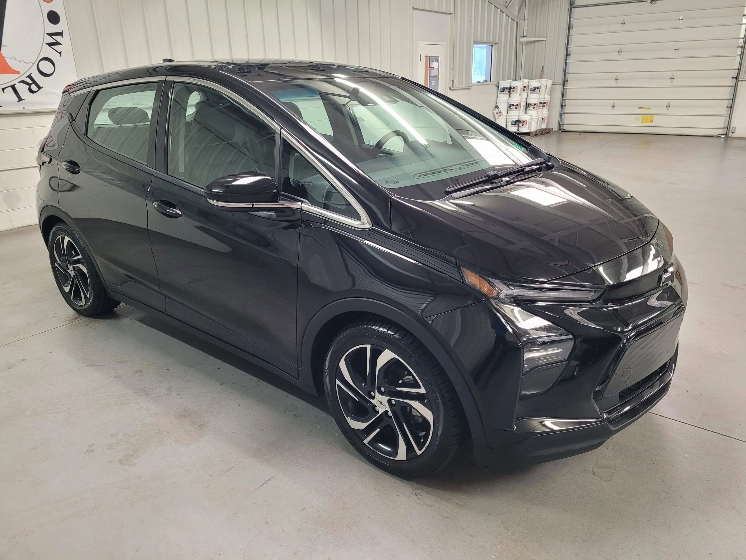 Used 2023 Chevrolet Bolt LT image 10