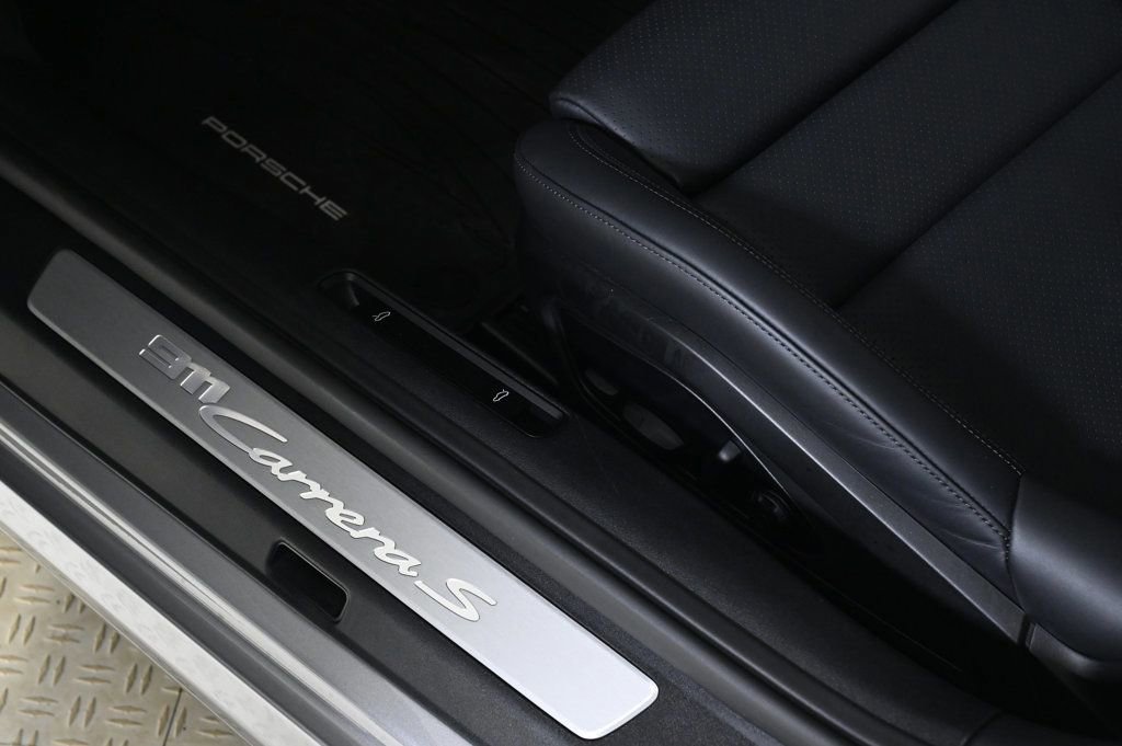 Used 2025 Porsche 911 Carrera S image 25