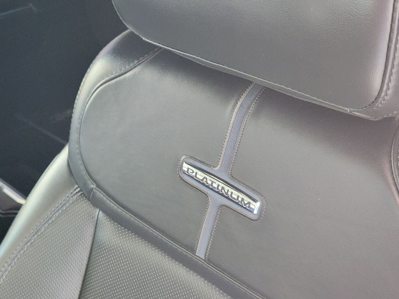 Used 2025 Ford F350 Platinum image 14