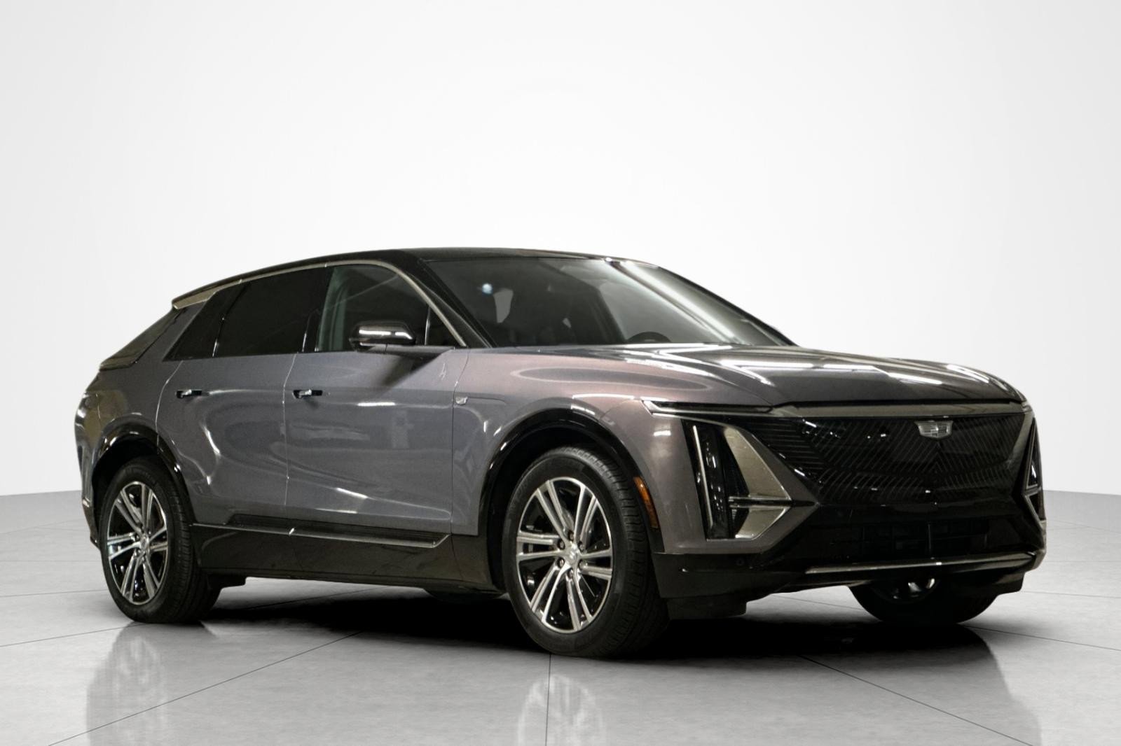 Used 2025 Cadillac Lyriq Luxury AWD/4WD image 7