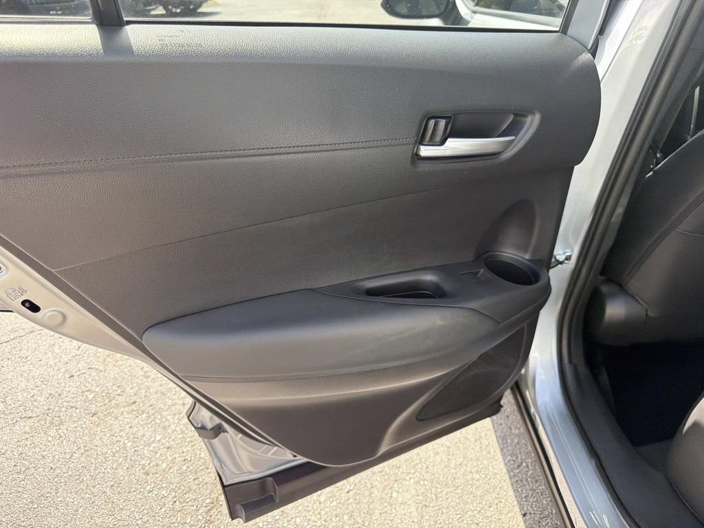 Used 2023 Toyota Corolla Cross XLE w/ Convenience Package FWD image 15