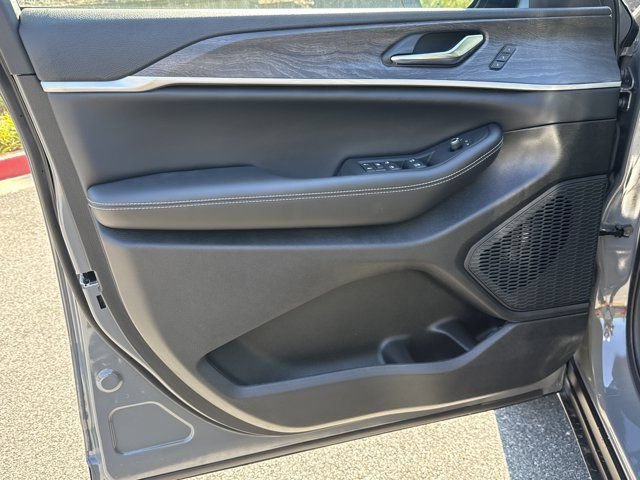New 2027 Jeep Grand Cherokee Limited AWD/4WD image 10