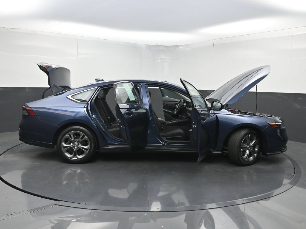 Used 2023 Honda Accord EX image 32