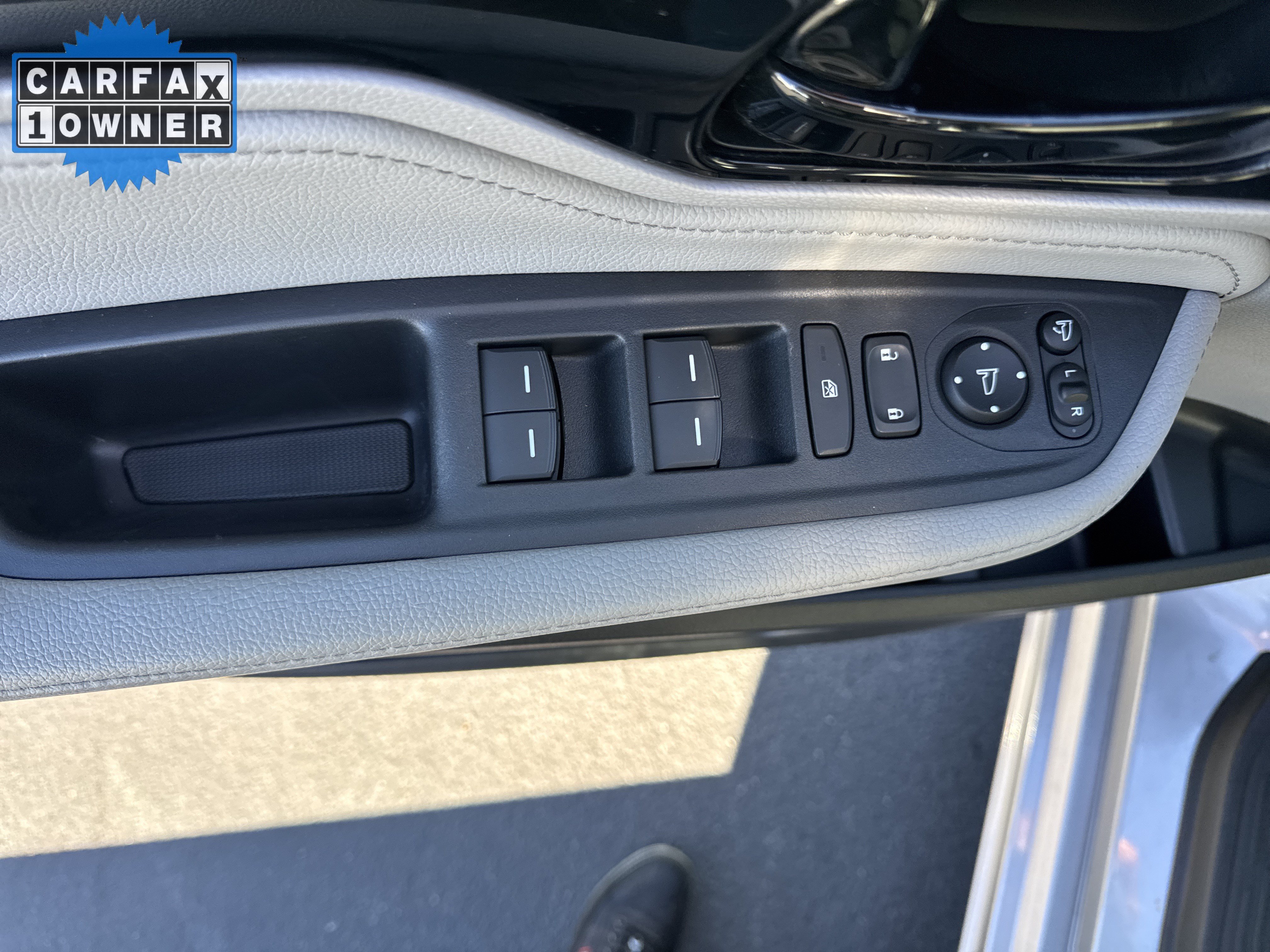 Used 2020 Honda Odyssey Elite image 2