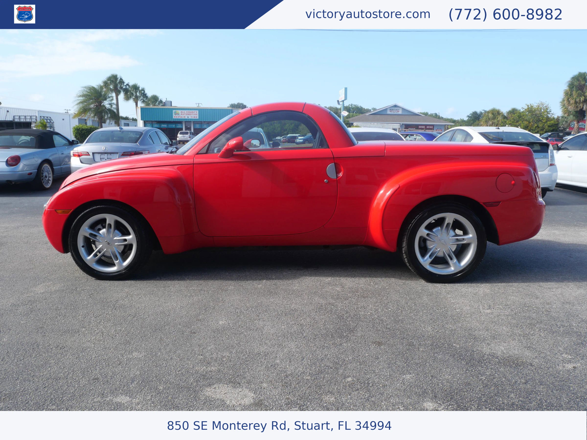 Used 2003 Chevrolet SSR w/ Preferred Equipment Group image 8