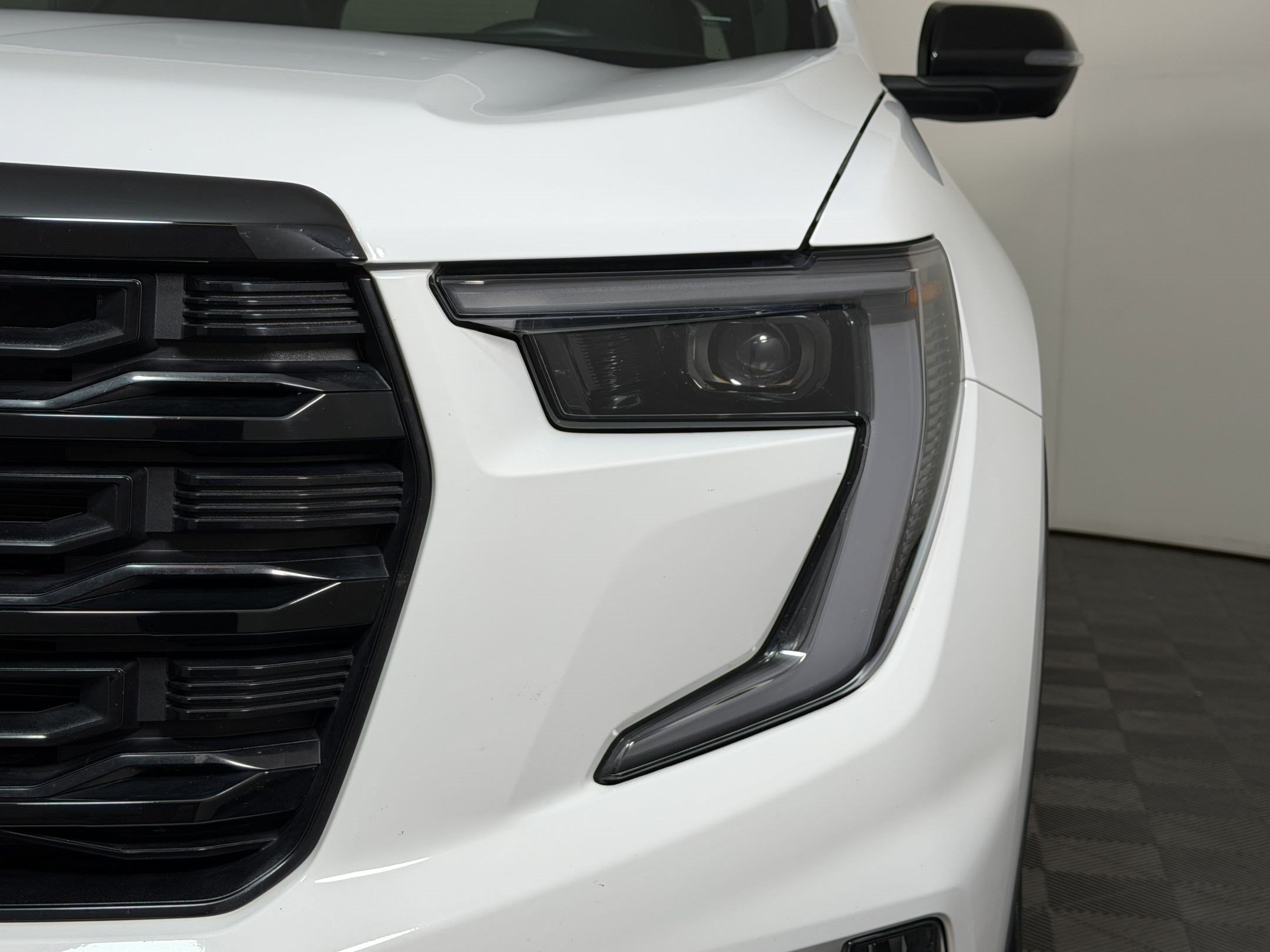 Used 2025 GMC Acadia Elevation w/ Elevation Premium Package FWD image 10
