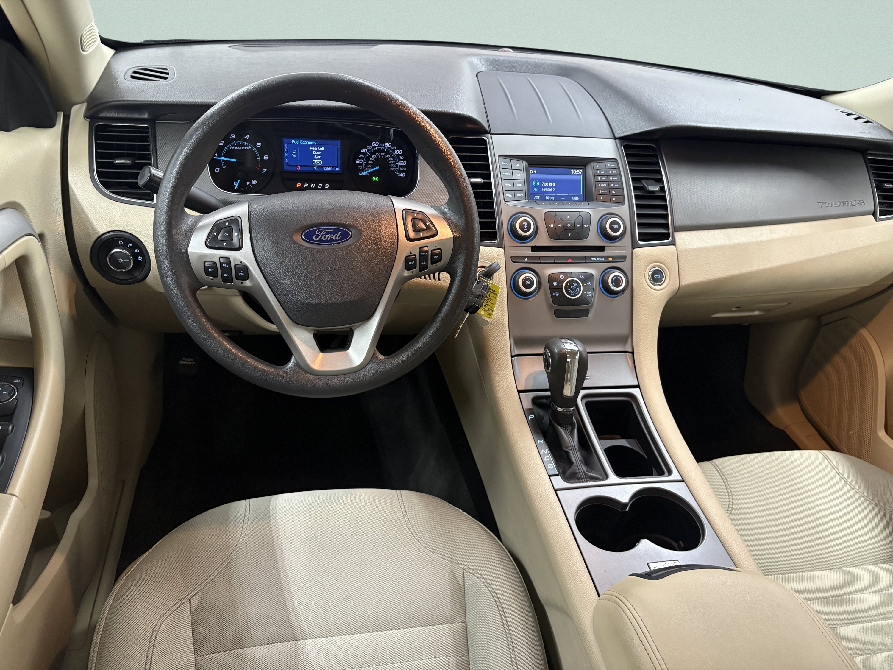 Used 2015 Ford Taurus SE FWD image 10