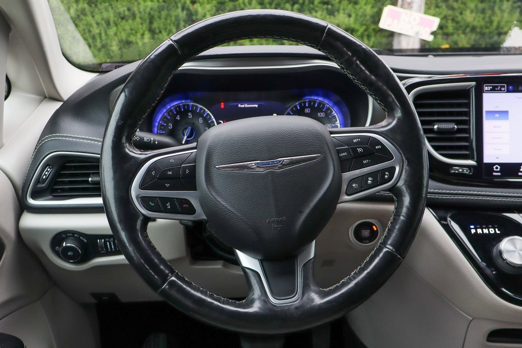 Used 2021 Chrysler Pacifica Touring-L image 21