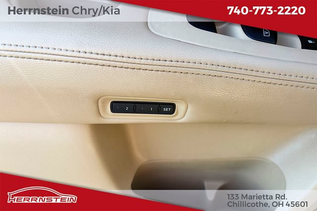 Used 2016 Nissan Pathfinder SL AWD/4WD image 14