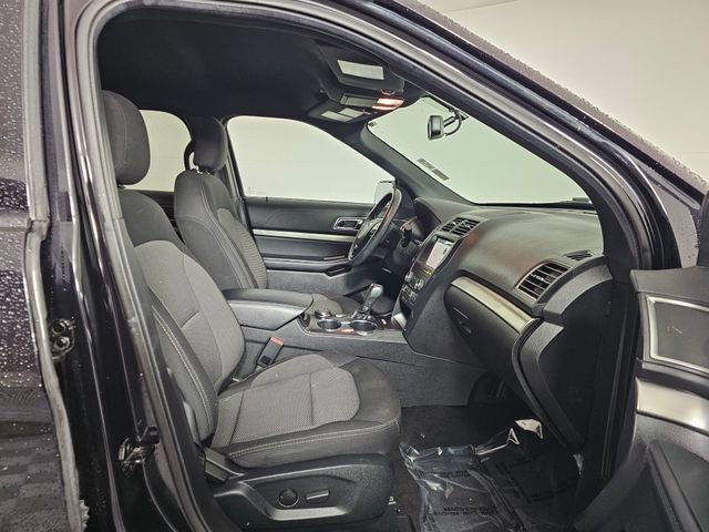 Used 2019 Ford Explorer XLT w/ Equipment Group 201A image 11