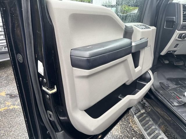 Used 2017 Ford F250 XLT w/ XLT Premium Package image 24