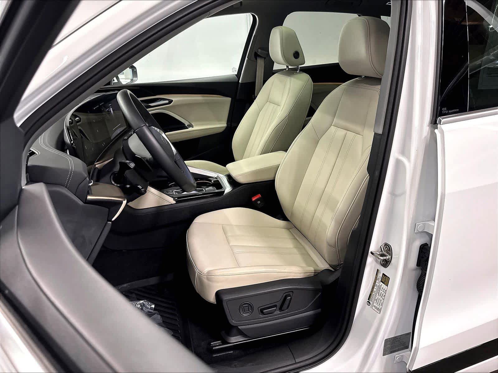 Used 2025 Audi Q5 Premium AWD/4WD image 26