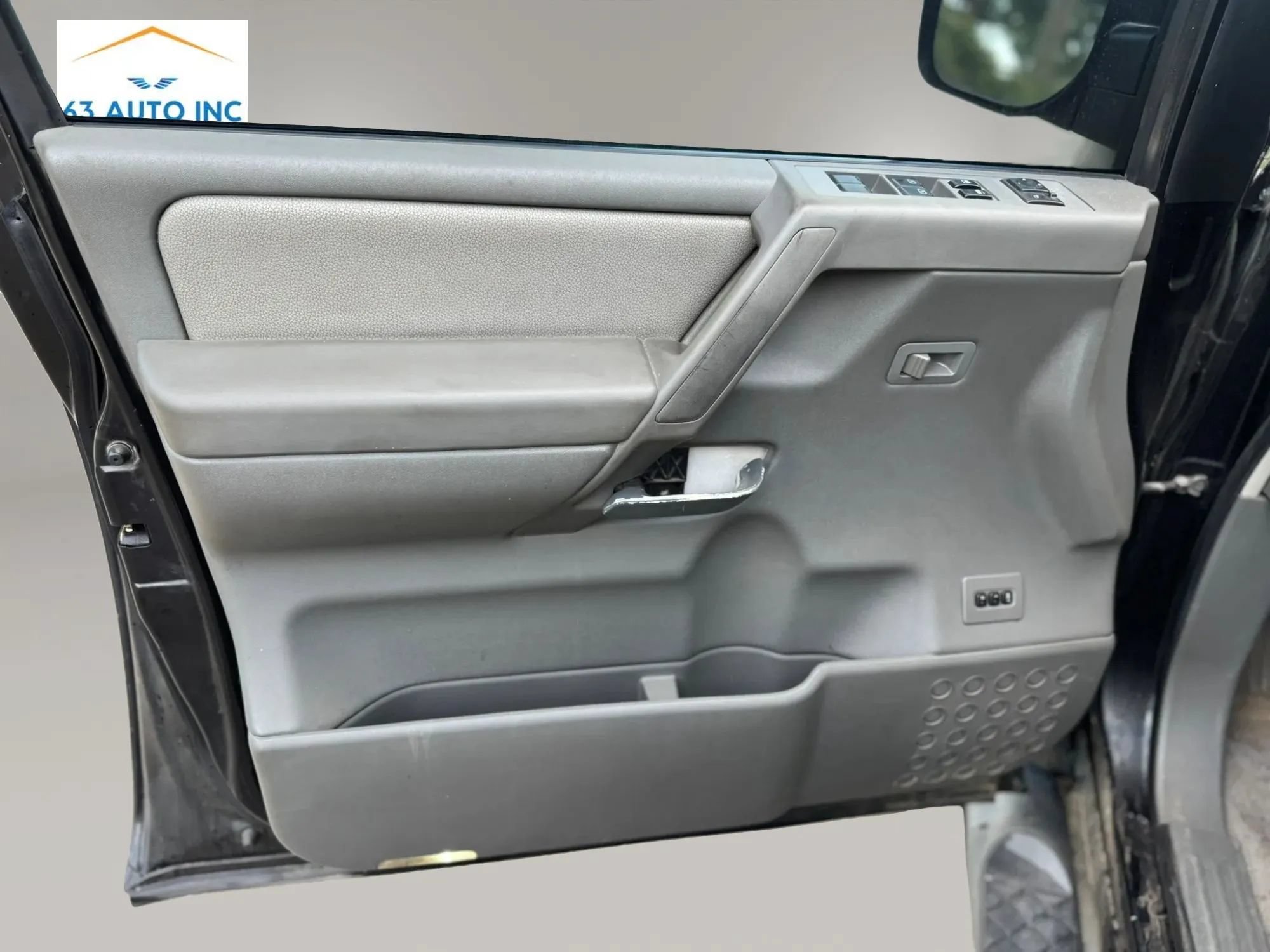 Used 2005 Nissan Titan LE AWD/4WD image 10