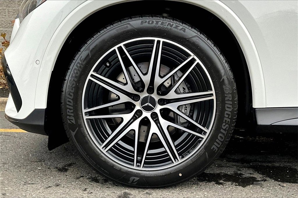 Certified 2025 Mercedes-Benz GLC 43 AMG 4MATIC image 8