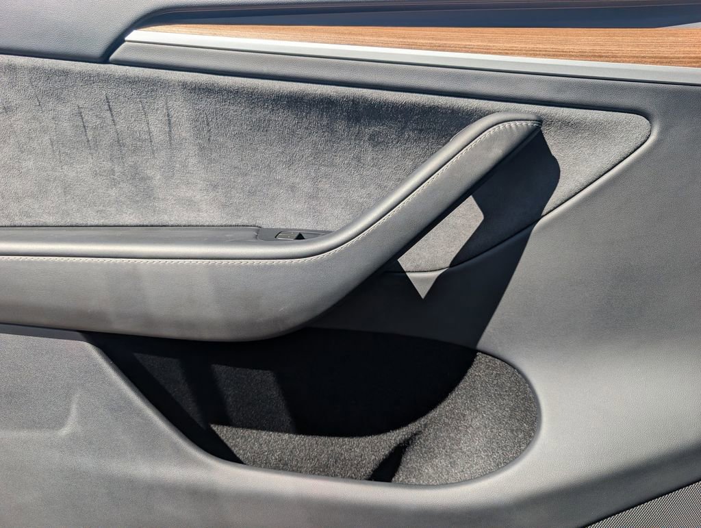 Used 2023 Tesla Model Y Long Range image 16