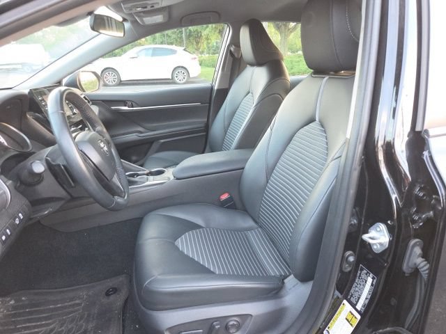 Used 2023 Toyota Camry SE FWD image 5