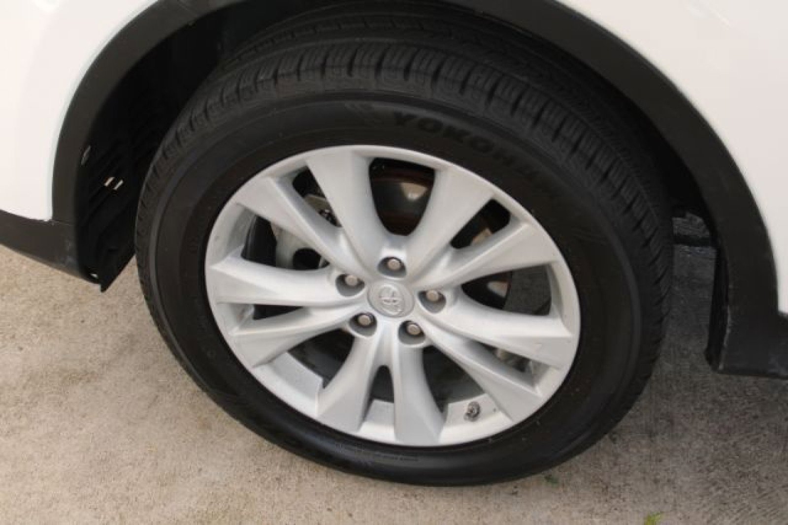 Used 2013 Toyota RAV4 Limited image 22