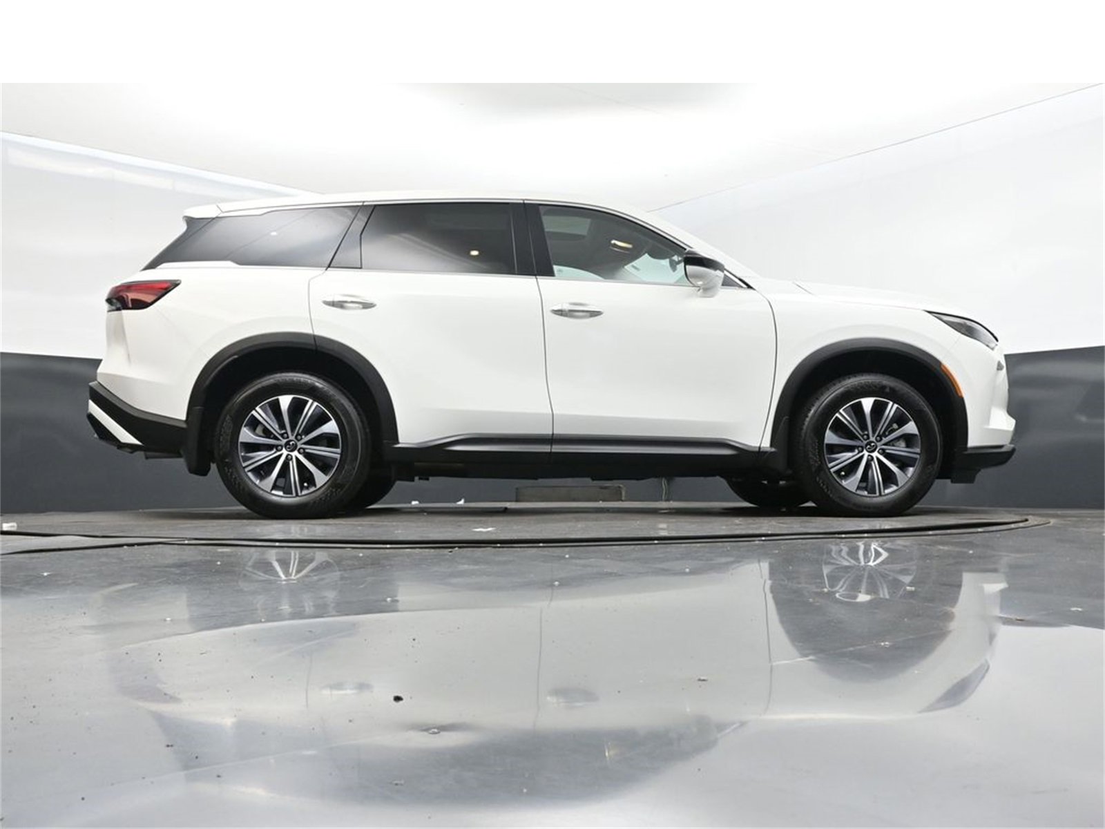 Certified 2025 INFINITI QX60 Pure image 45