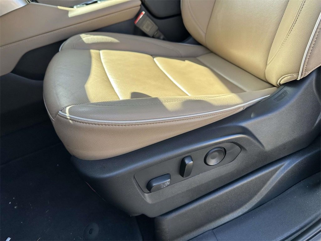 Used 2023 Chevrolet Suburban Premier w/ Premium Package 2 image 20