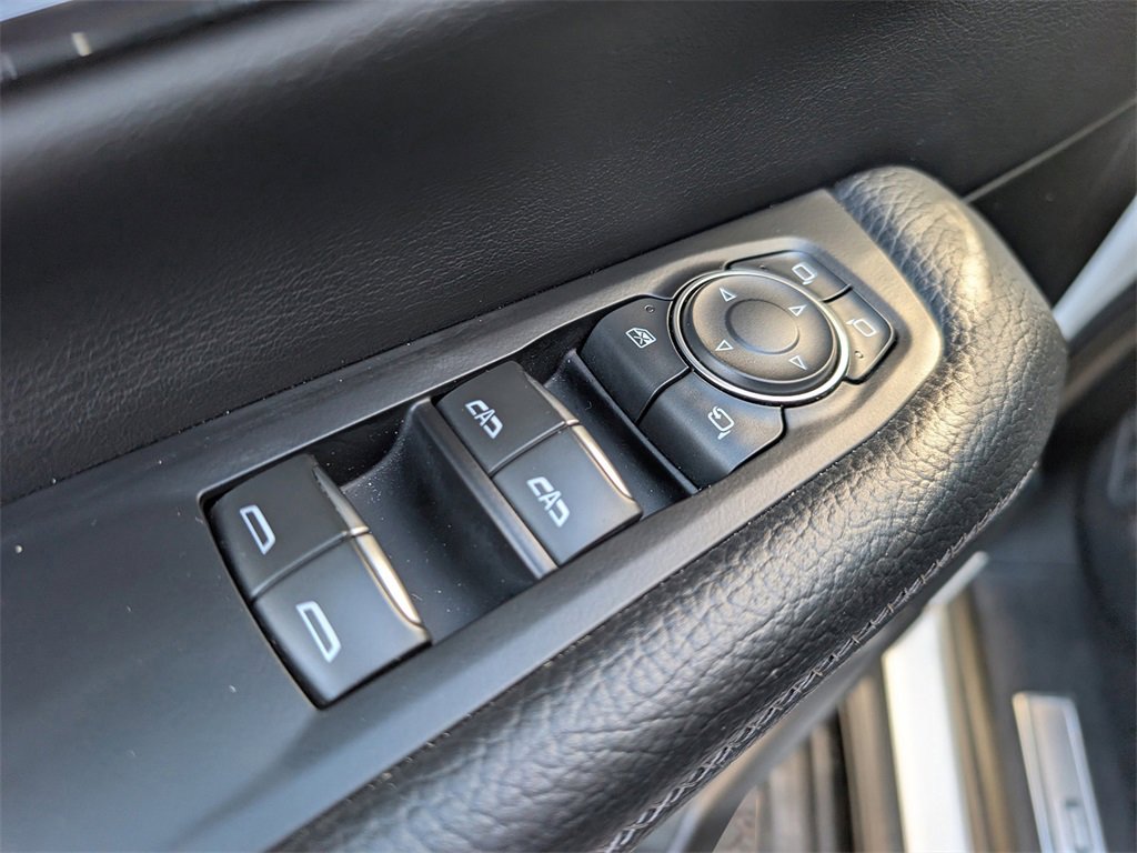 Used 2025 GMC Yukon Denali image 47