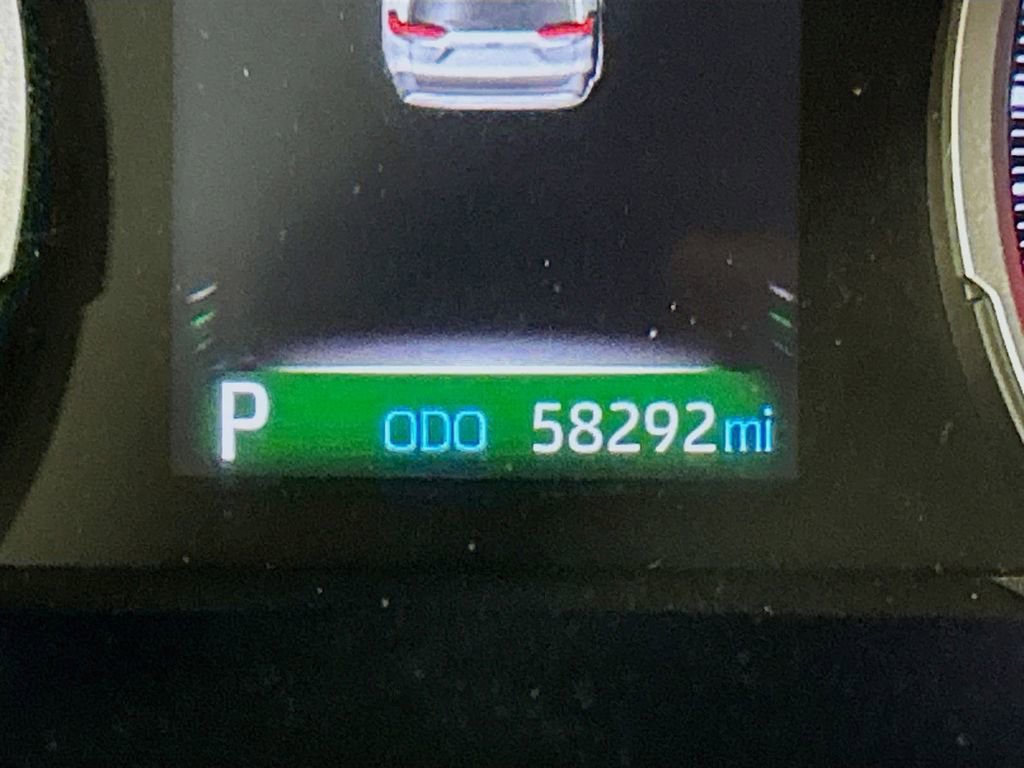 Used 2020 Toyota RAV4 XLE w/ Convenience Package FWD image 10