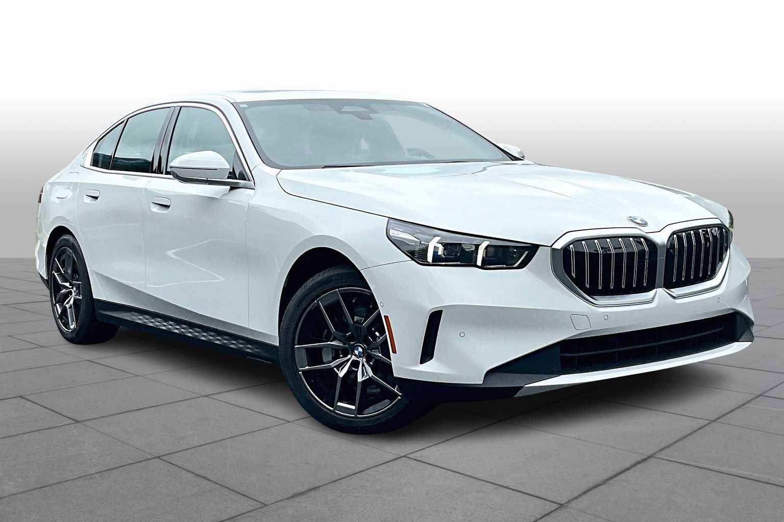 New 2026 BMW 530i w/ Premium Package image 2