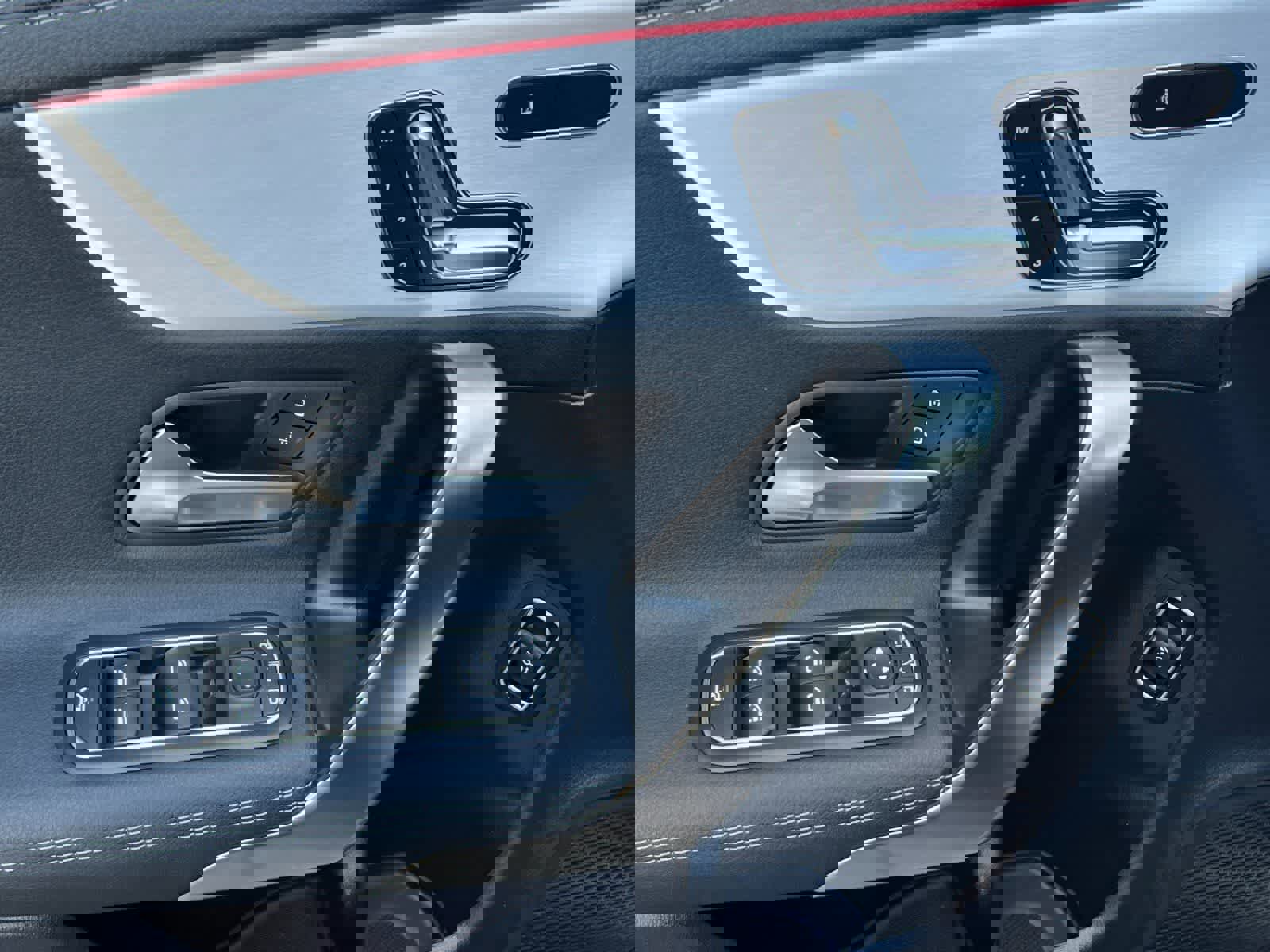 Used 2025 Mercedes-Benz CLA 250 image 13