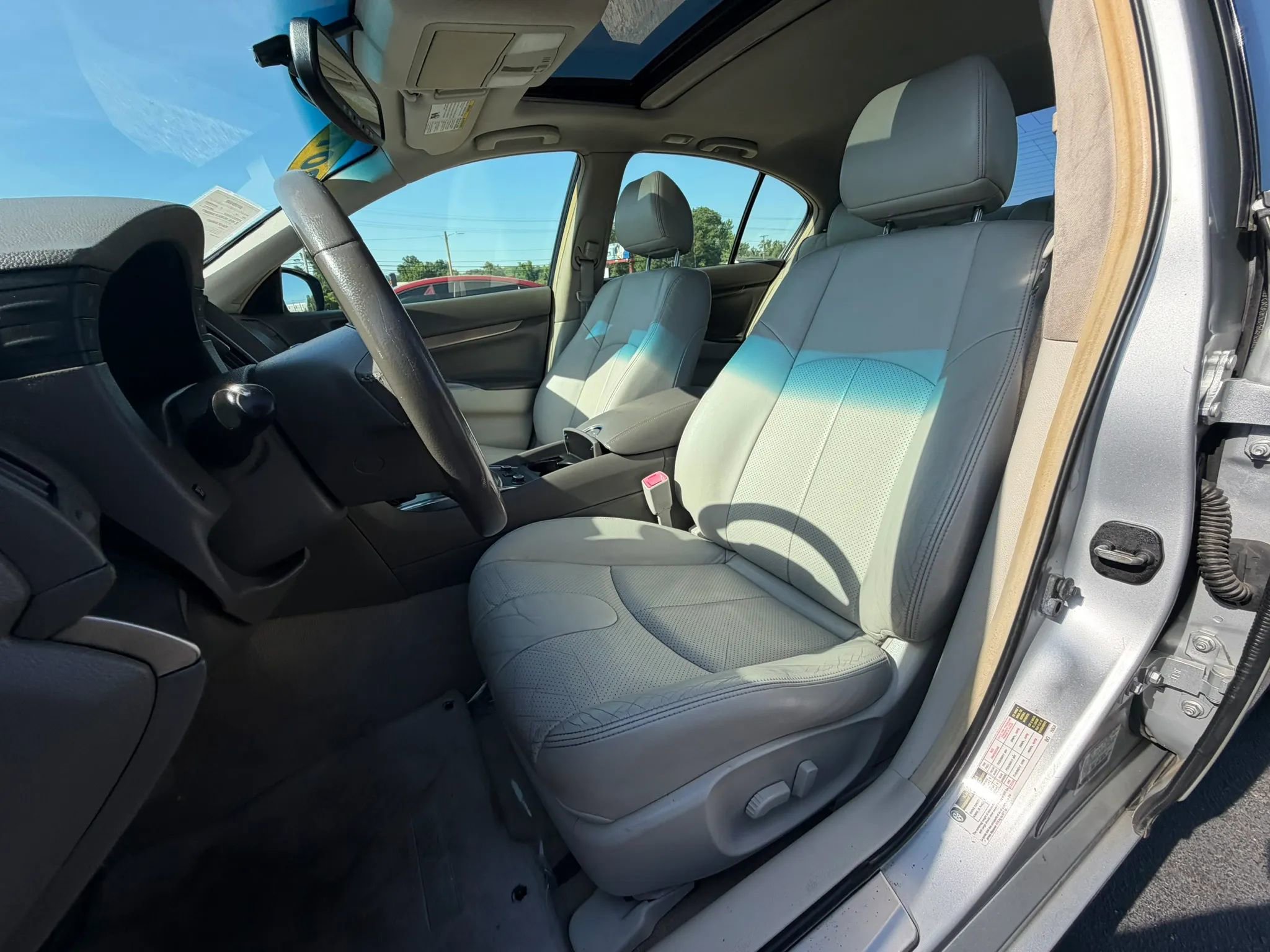 Used 2015 INFINITI Q40 AWD w/ Navigation Package image 19