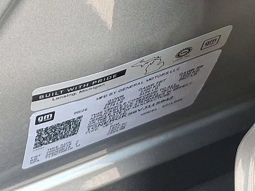 New 2027 Chevrolet Traverse LT w/ LPO, Floor Liner Package FWD image 10