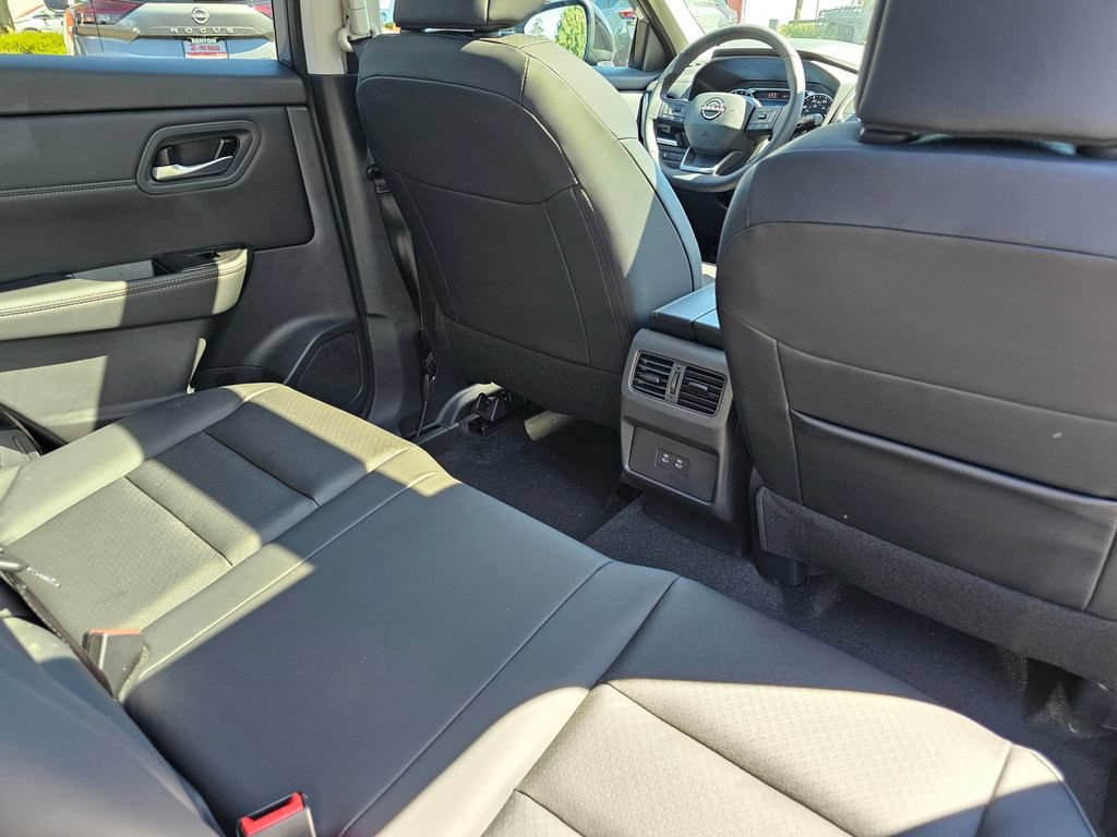 New 2026 Nissan Rogue SV AWD/4WD image 15