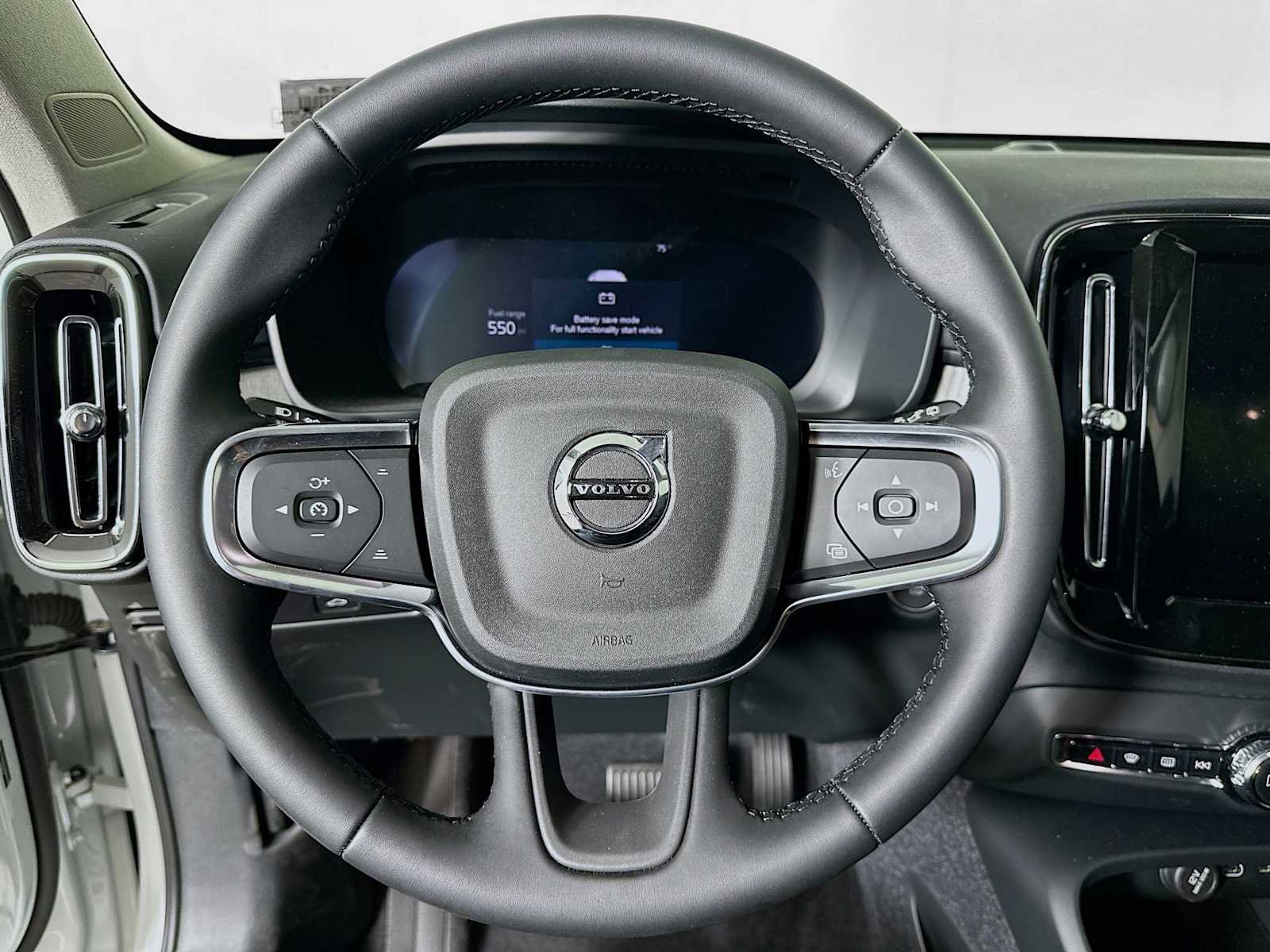 Used 2025 Volvo XC40 B5 Plus w/ Climate Package image 11