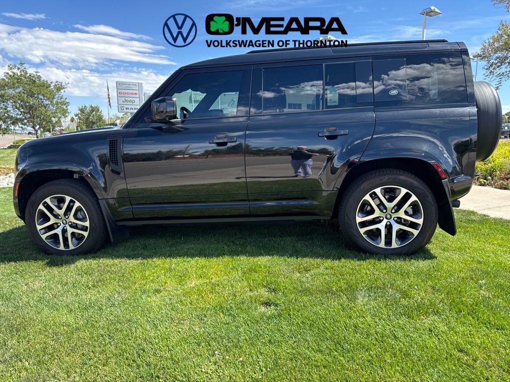 Used 2024 Land Rover Defender 110 X-Dynamic SE AWD/4WD image 5