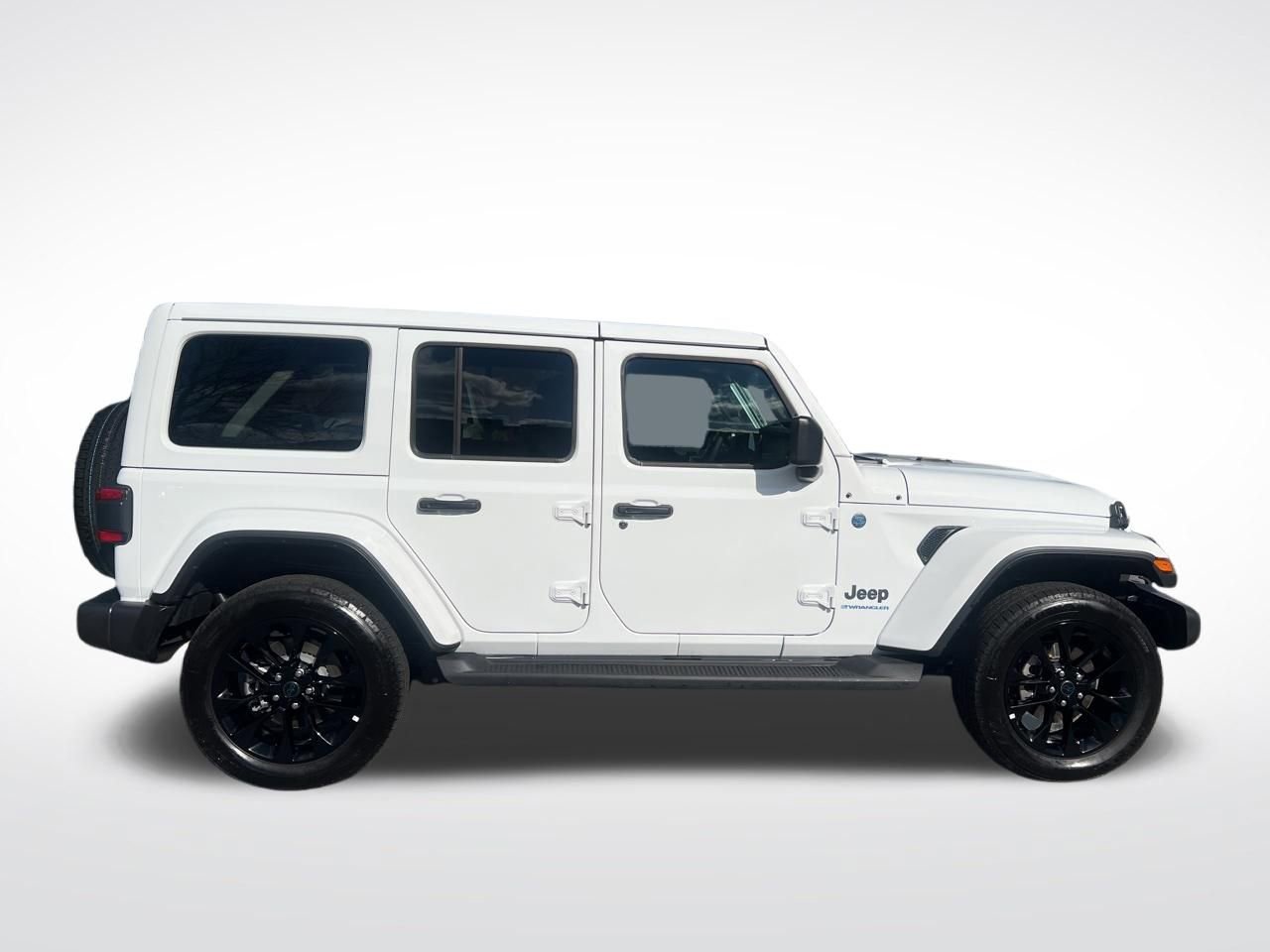 Used 2025 Jeep Wrangler Sahara 4xe image 7