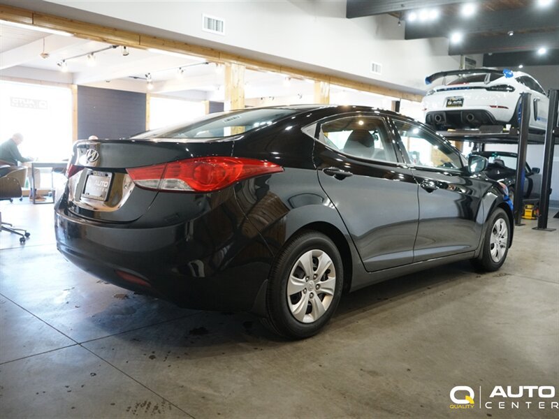 Used 2013 Hyundai Elantra Sedan FWD image 4