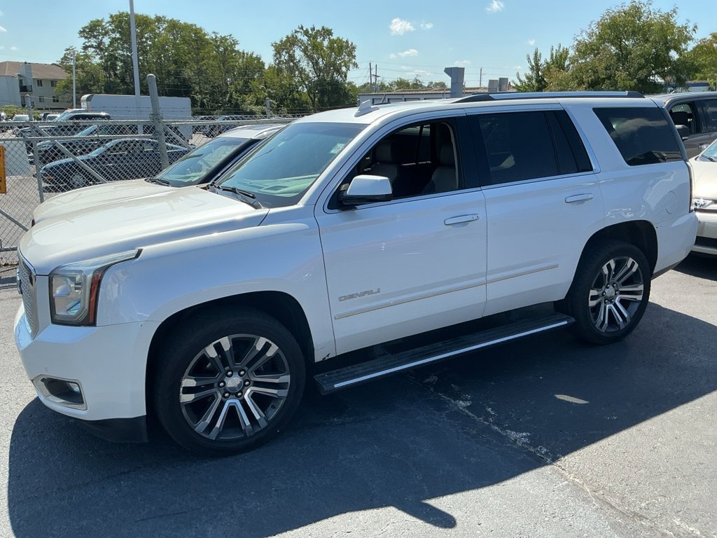 Used 2017 GMC Yukon Denali w/ Open Road Package AWD/4WD image 3