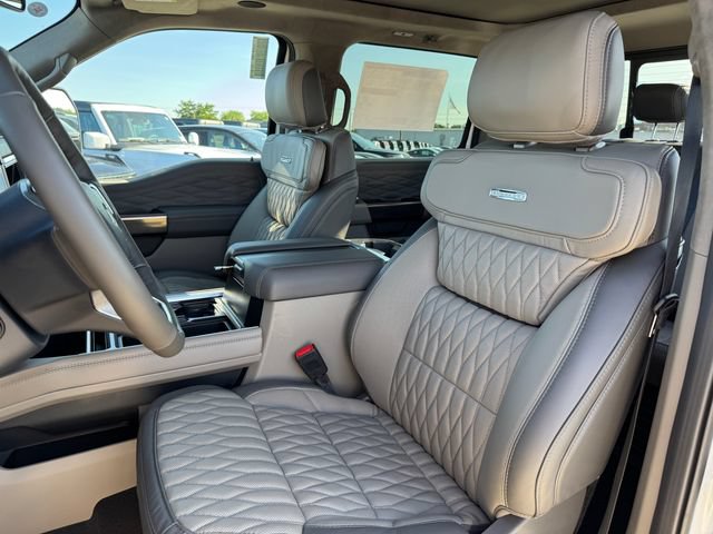 New 2026 Ford F250 Platinum w/ Platinum Plus Package AWD/4WD image 10