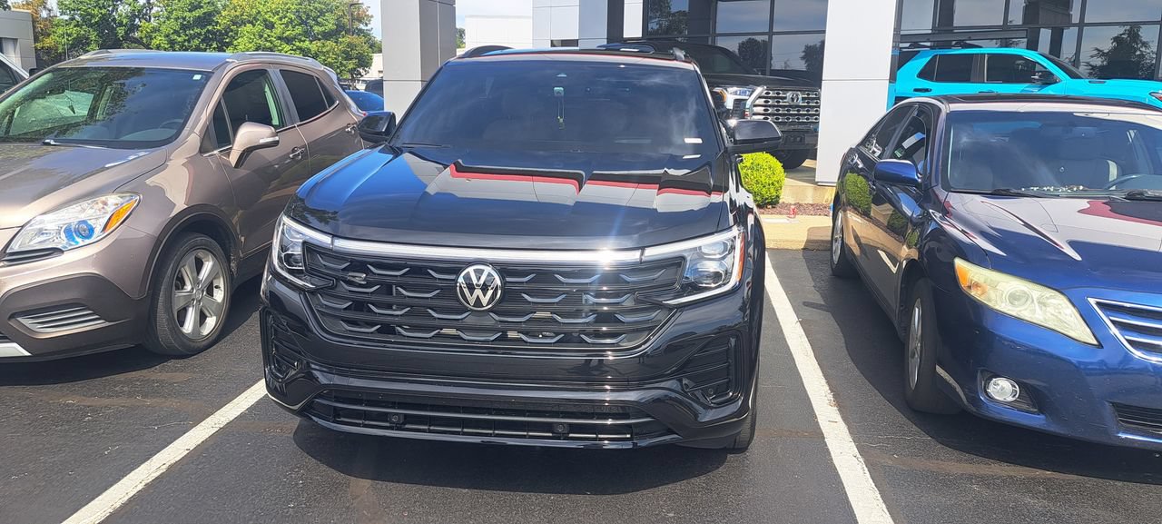 Used 2026 Volkswagen Atlas Cross Sport SEL R-Line AWD/4WD image 5