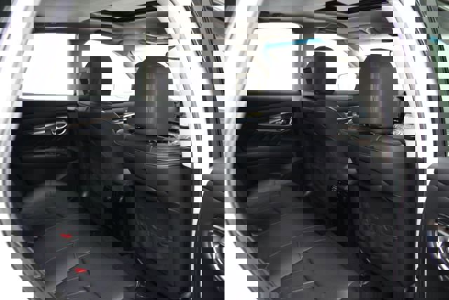 Used 2012 INFINITI M56 x w/ Deluxe Touring Pkg image 27