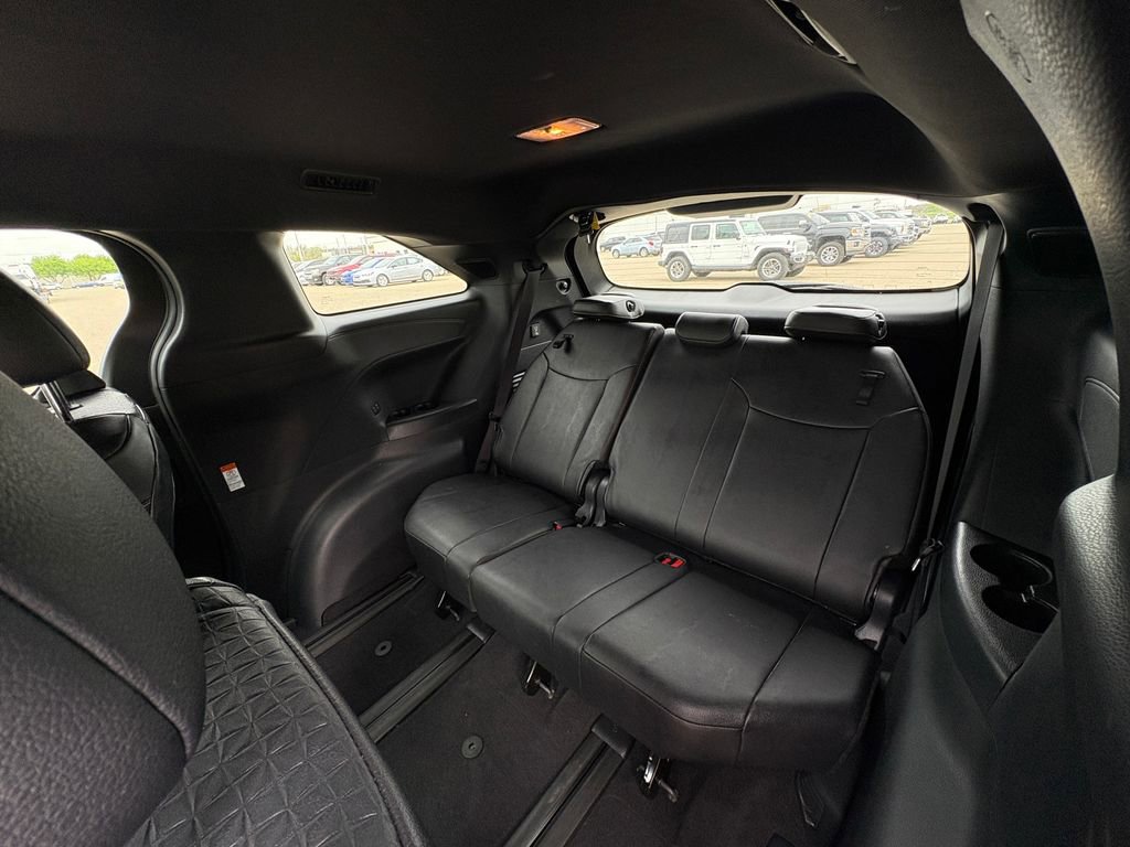 Used 2025 Toyota Sienna XLE Woodland Edition AWD/4WD image 22